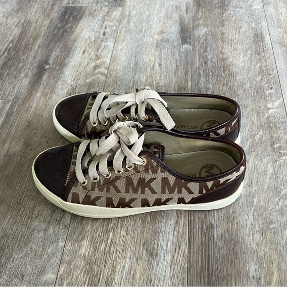 Michael Kors Canvas Monogram and Leather Classic Sneaker - Picture 6 of 8